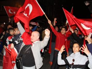 Belçika’da ’Evet’ Coşkusu