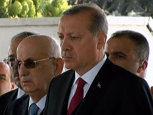 Cumhurbaşkanı Erdoğan Adnan Menderes’in Kabrini Ziyaret Etti