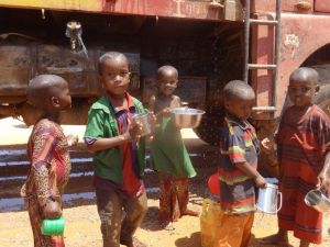 Somali Acil Yardım Bekliyor