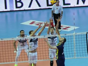 Fenerbahçe, Arkas Spor Karşısında Seriyi Eşitledi