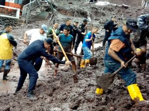 Kolombiya’da Toprak Kayması: 17 Ölü