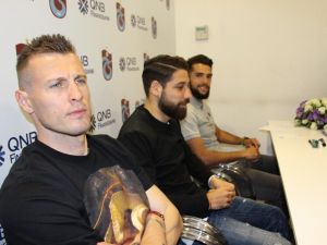 Trabzonspor’lu Futbolcular İmza Gününe Katıldı