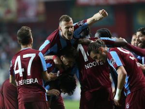 Fırtına Antalya’da Esti!