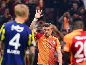 Poldi’den Fenerbahçelileri Kızdıracak Açıklamalar