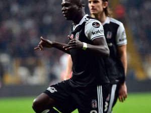 Cenk Yoksa Aboubakar Var