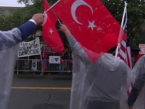 Abd’de Türkler Ve Ermenilerden Karşıt Protesto