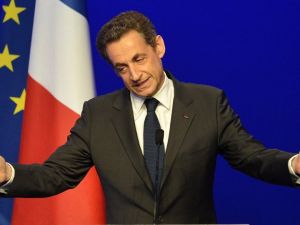 Sarkozy Macron’a Oy Verecek