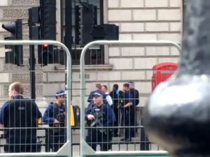 Londra’da "Saldırı" Alarmı