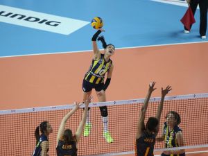 Fenerbahçe, Galatasaray’ı 3-0 Yendi