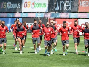 Galatasaray’da Bursaspor Maçı Hazırlıkları Sürüyor