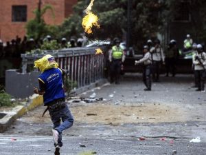 Venezuella’da Ölü Sayısı 29’a Yükseldi