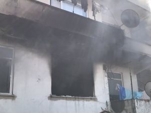 Patlayan Televizyon Evi Kül Etti