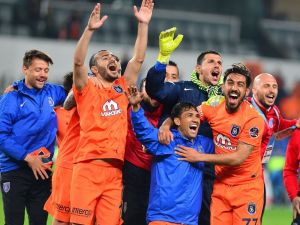Başakşehir ’Yarış Bitmedi’ Dedi