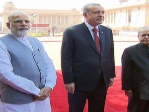 Hindistan’da Resmi Törenle Karşılandı