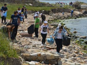 Antik Kent Bölgesinde 400 Kilo Çöp Toplandı