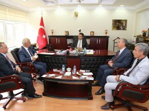 Vali Memiş’ten Özel İdare’de Değerlendirme Toplantısı