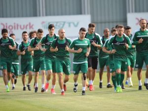 Bursaspor’un Yeni Teknik Direktörü İlk Antrenmanına Çıktı