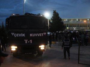 Maçın Ardından Ortalık Savaş Alanına Döndü