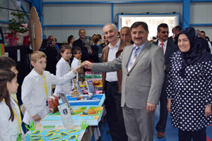 Hüseyin Yardımcı İlkokulu’nda Bilim Şenliği Düzenlendi