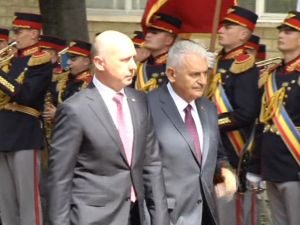 Başbakan Yıldırım Moldova’da Resmi Törenle Karşılandı