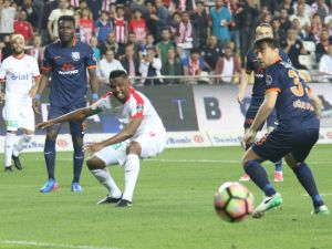 Başakşehir Son Dakikada Kazandı: Zirvede Rekabet Kızıştı