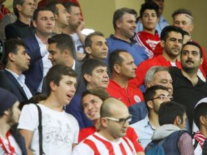 Başkan Türel, Başakşehir Maçını Taraftarlarla İzledi