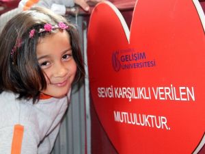 Üniversite Öğrencileri Minik Öğrenciler İçin ‘Aktivite Sınıfı’ Kurdu