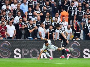 Beşiktaş İlk Yarıyı Önde Kapattı