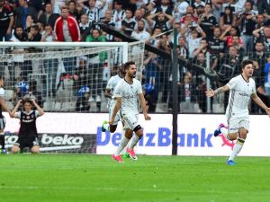 Fenerbahçe Son Dakikalarda Gülüyor