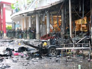 Tayland’ta Bombalı Araç Saldırısı: 67 Yaralı