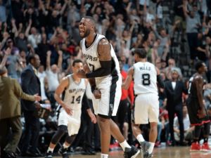 Spurs, Houston Karşısında 3-2 Öne Geçti