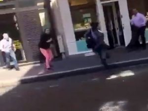 Paris’te Silahlı Soygun !