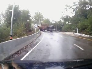 Kamyon Dehşeti Kamerada