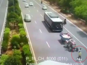 Faciaya Davetiye Çıkaran Yol Çalışması
