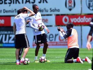 Aboubakar Arkadaşlarını Güldürdü