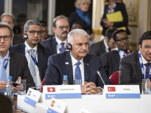 Konferansa Katıldı, Görüşme Üstüne Görüşme Yaptı