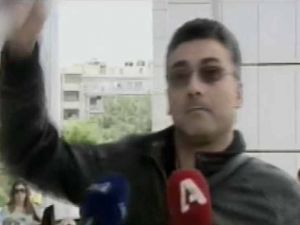 Canlı Yayında Havaya Ateş Etti