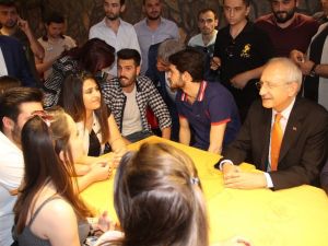 Kılıçdaroğlu Gençlerle Buluştu