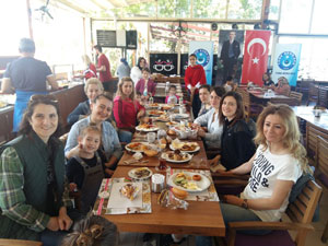 Türk Büro Sen Rize'den Anneler Günü Kahvaltısı