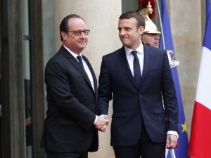 Macron Görevi Devraldı