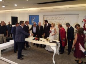 Kılıçdaroğlu Nikah Şahidi Oldu