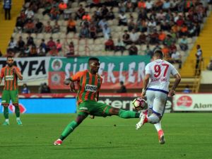 Alanya Evinde Kazandı