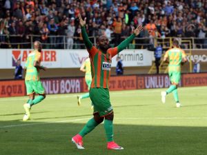 Vagner Love Zirveye ‘Krallık’ Kurdu