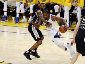 Warriors Seriyi 2-0 Yaptı