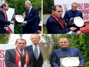 Faruk Süren Ve Fatih Terim’e Plaket