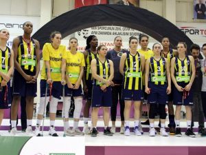 Fenerbahçe Sezonu İkinci Bitirdi
