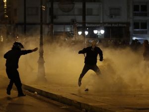 Yunan Parlamentosunun Önü Karıştı