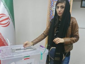 İran Halkı Sandık Başında