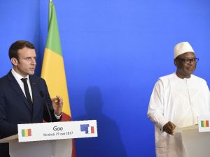 Macron’dan Mali’ye Kısa Ziyaret