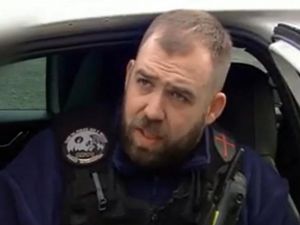 Belçika Federal Polisinde "Irkçı Rozet” Krizi